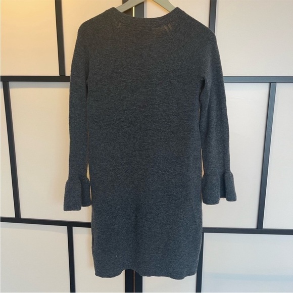 Banana Republic Wool-blend gray sweater dress.
Size XS - Picture 6 of 9